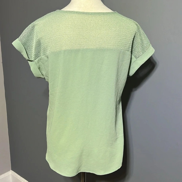 Mine light green size large top half zipper front - Picture 2 of 9